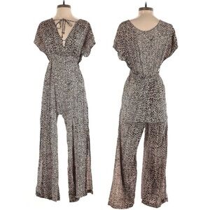 Jaase Animal Leopard Print Plunge Jumpsuit W/ Pockets + Tie Waist Size M